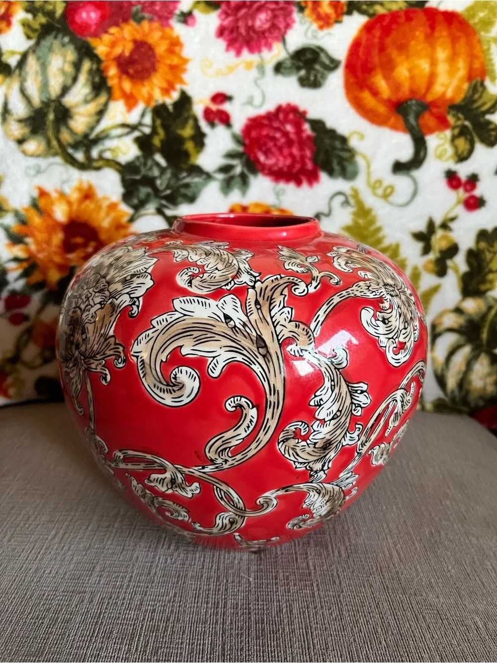 Red Decorative China Ceramic Vase Set - Elegant Scroll Motif